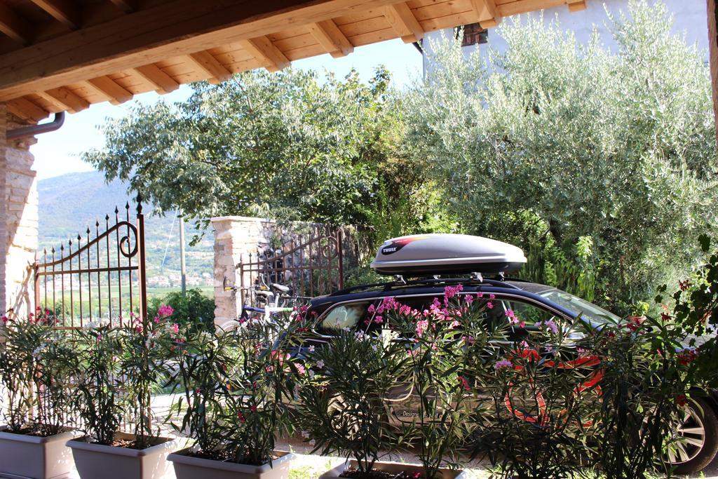 Giardino Degli Ulivi Lägenhet Caprino Veronese Exteriör bild
